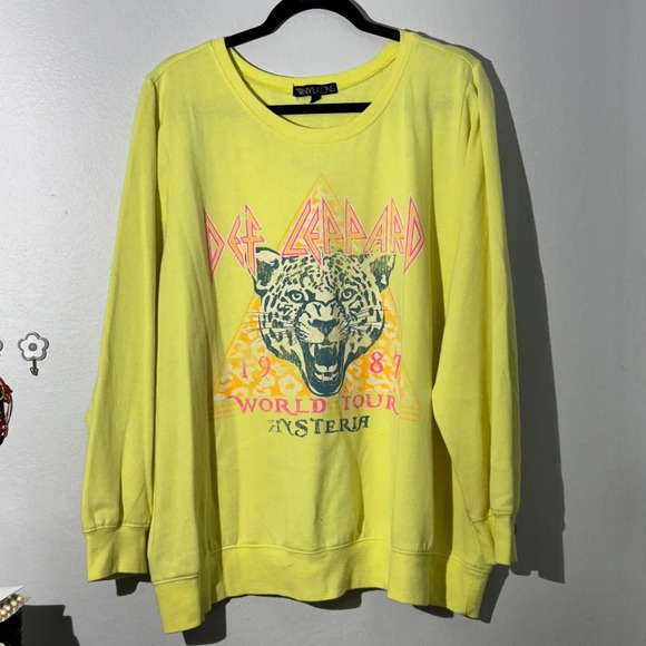 Def Leppard World Tour Neon Yellow Fleece Sweatshirt - Picture 4 of 4